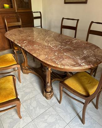 1 Tavolo 8 sedie e 1 credenza antichi