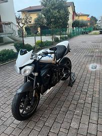 Triumph street triple R 675 2011