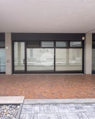 NEGOZIO A MONTICHIARI