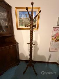 Appendiabiti in legno