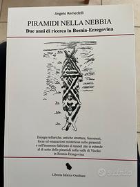 Libro Piramidi nella nebbia