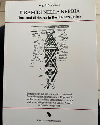 Libro Piramidi nella nebbia
