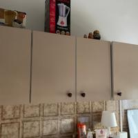 Pensili e cucina a gas