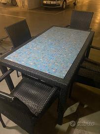 Tavolo per esterno completo di n. 4 sedie