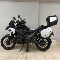 BMW R 1300 GS Triple Black + set Vario completo