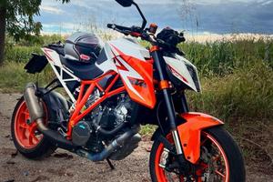 Ktm 1290 Super Duke R Special Edition (2016) Akra.
