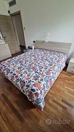Letto matrimoniale con contenitore