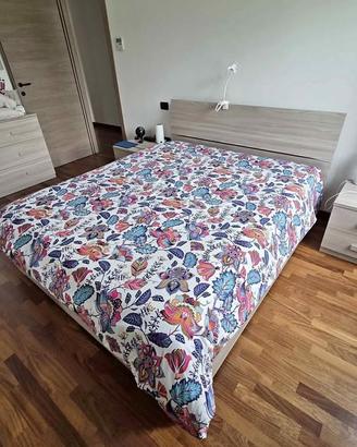 Letto matrimoniale con contenitore