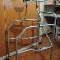 Deambulatore alto per riabilitazione