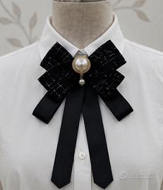 Spilla Fiocco in Tweed e Raso con Perla Old Money