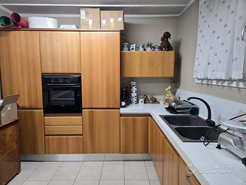 Cucina in legno ciliegio componibile