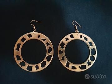 orecchini realizzati a mano 