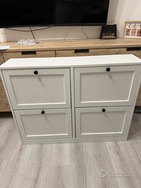 Scarpiara colore bianco con pomelli neri