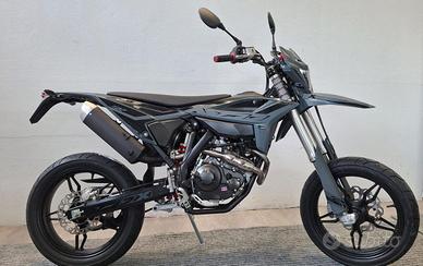 BETAMOTOR RR 125 MOTARD T - X Special Edition 4T