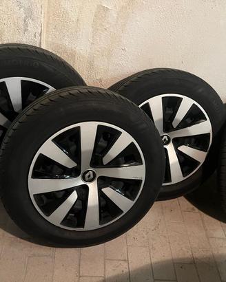 Cerchi Renault Clio 15” con pneumatici