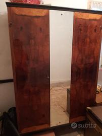 ARMADIO ANTICO IN LEGNO