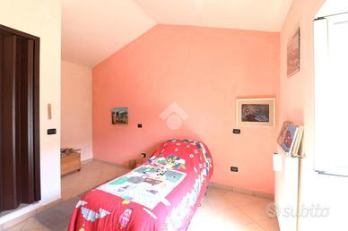 CASA SEMINDIPENDENTE A TERNI