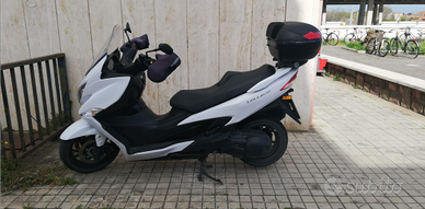 Suzuki Burgman 400