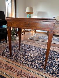 Tavolo da gioco antico in mogano fine XVIII sec.