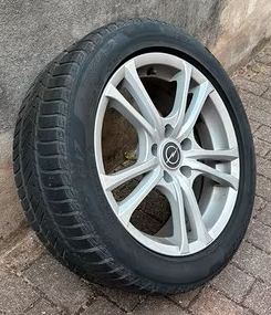 Cerchi in Lega r17 + Gomme