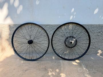 Ruote 29” Bontrager Kovee TLR Boost Shimano XT 12v