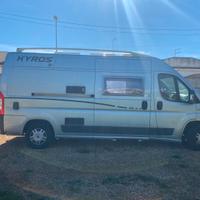 furgocamper kyros 2  con pannelli solari