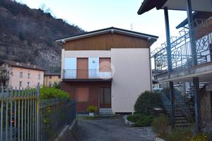 CASA INDIPENDENTE A BRENO