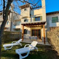 VILLAGGIO AMARE 410, villetta con solarium