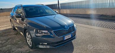 Skoda Superb 2.0 tdi Executive 4x4 190cv dsg 