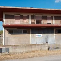 LAGHETTO | Capannone 2.000 mq | Terreno 3.000 mq