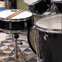 Batteria TAMA Rhythm Mate + set di piatti Meinl