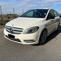 Mercedes-benz B 200 220 CDI Automatic Premium