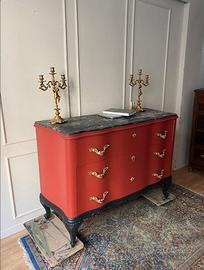 Splendido comò antico in marmo nero