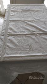 TOVAGLIA RICAMATA A MANO