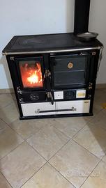 Cucina a legno con forno
