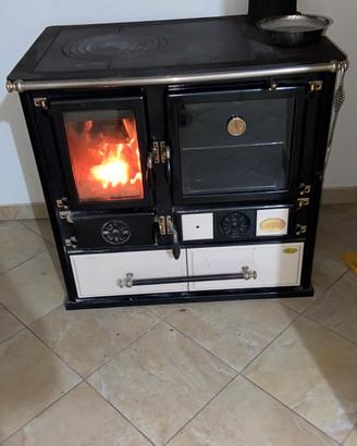 Cucina a legno con forno