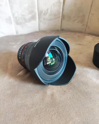 Samyang 14mm f/2.8 con attacco nativo Nikon F