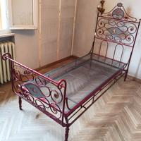 letto antico in ferro battuto 
