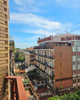 Palazzo / Stabile di 74 m² con 3 locali a Roma