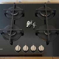 Piano cottura gas Indesit 4 fuochi in vetro nero