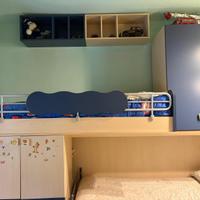 Cameretta completa in legno con letto a soppalco