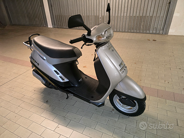 Scooter 50cc Kymco DJ W 50 km 8.222,
