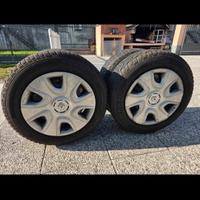 Gomme antineve con cerchi in ferro e coppette