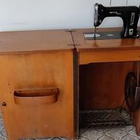 Macchina da cucire Necchi Esperia, anni '50