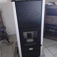 Stufa pellet Idro nuova