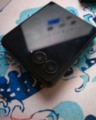 Motorola RAZR 60 Ultra (leggi bene)