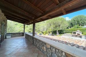 PORZIONE DI BIFAMILIARE A SANTA MARINA