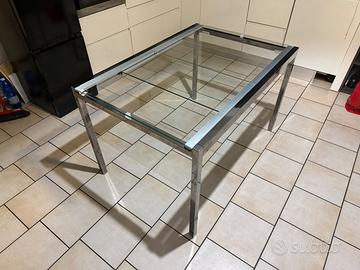 Tavolo in vetro cristallo ikea