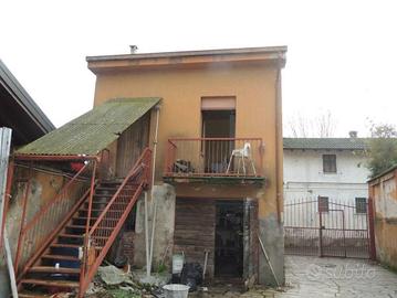 Immobile in asta di 157 m² con 5 locali e box auto