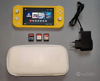 Console Switch lite gialla con 3 giochi